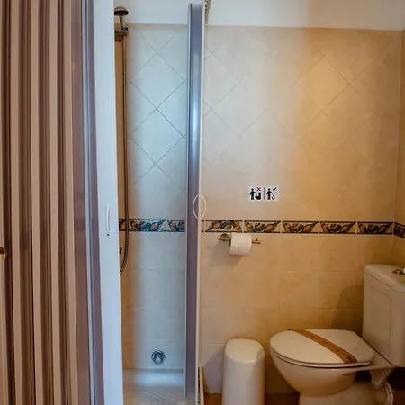 Dafnis Apartament *